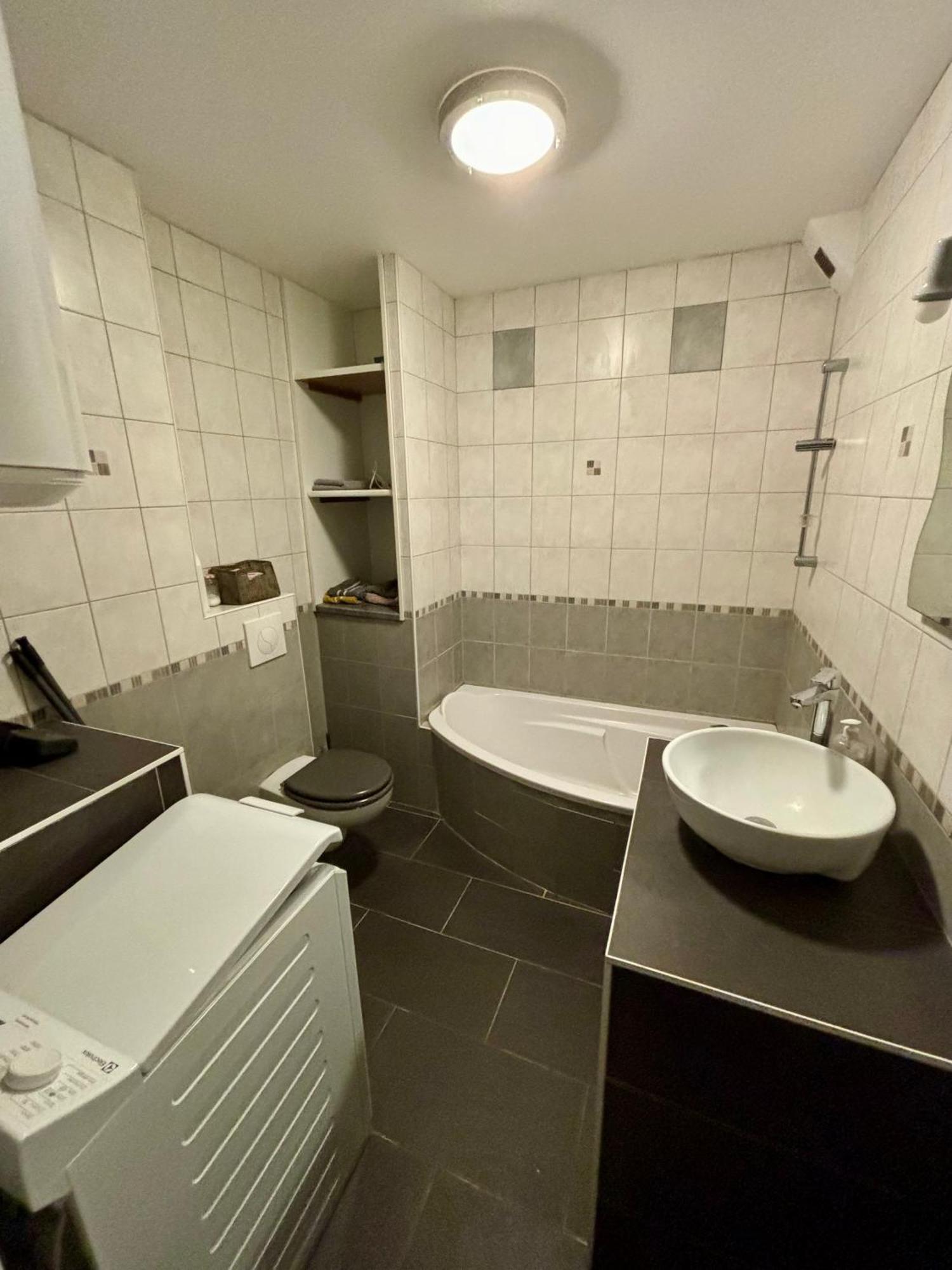 Studio - Baignoire - Pret De Vtt - Lave Linge Le Puy-en-Velay Eksteriør billede